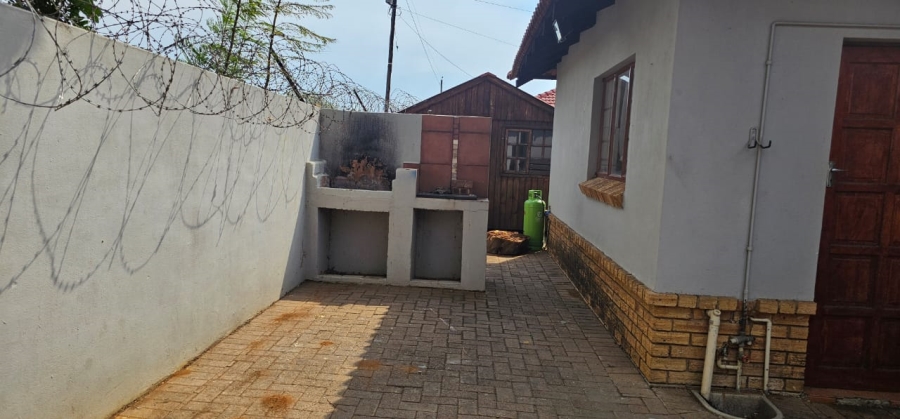 5 Bedroom Property for Sale in Mooinooi North West